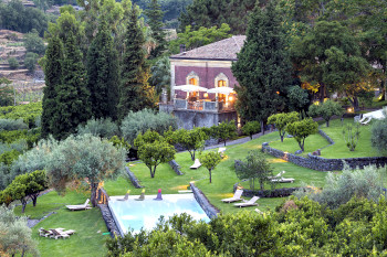 Monaci delle Terre Nere, Relais & Châteaux 