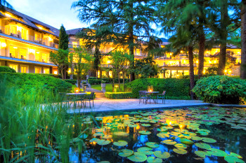 Villa Eden Leading Park Retreat