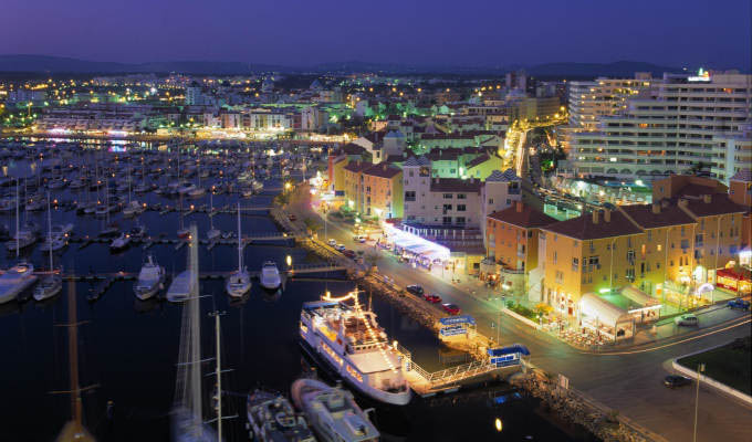 Marina Vilamoura à noite © Patricio Miguel/Shutterstock - Portugal