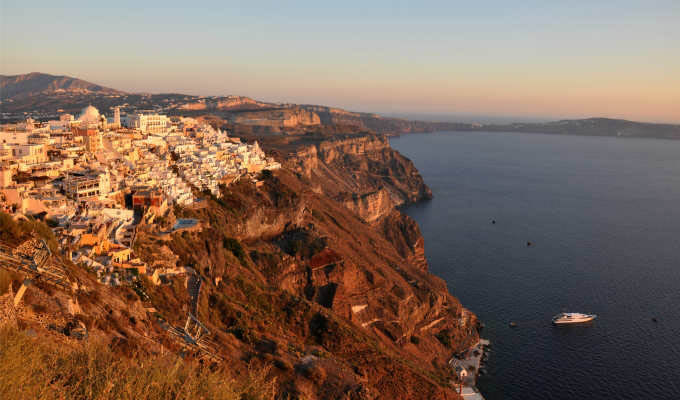 Hamony V in Santorini - Greece