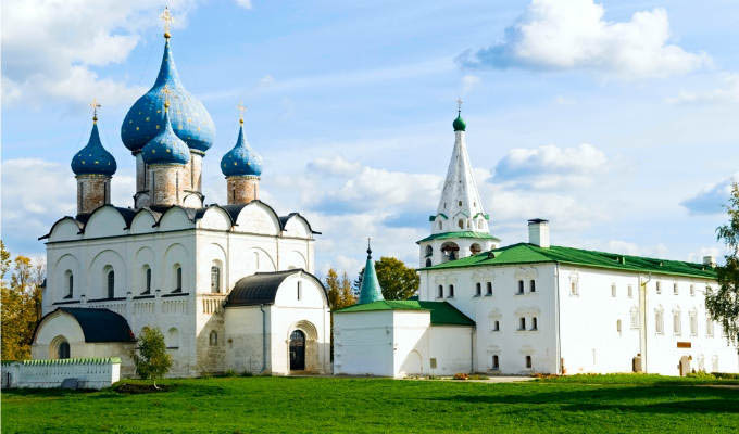 Suzdal Kremlin and Cathedral of Nativity © Krechet/Shutterstock - Russia
