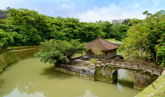 Shurijo Castle Park in Okinawa © Shutterstock - Japan