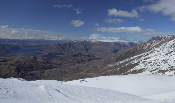 Wanaka Lake, Treble Cone © Martyn Williams/Tourism New Zealand - New Zealand