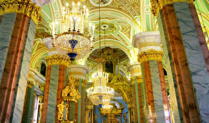 Interior of Peter and Paul cathedral, St. Petersburg © Art Konovalov/Shutterstock - Russia