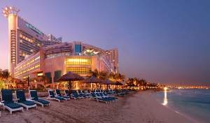 Abu Dhabi: soggiorno + volo Eur 1.050