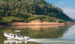 Puerto Bemberg: aria, luce e giungla